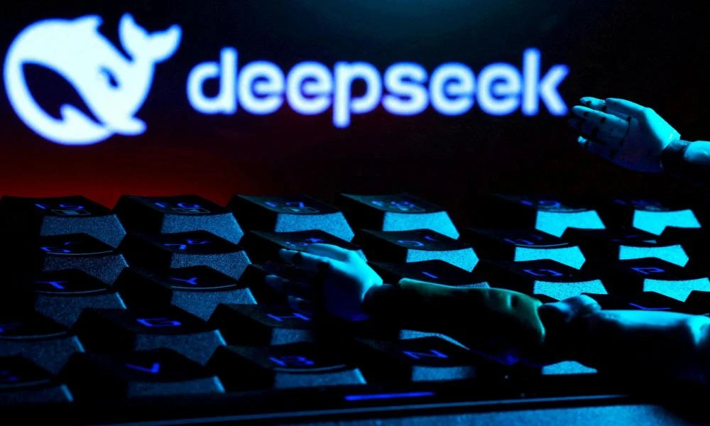 Συναγερμός για την DeepSeek: Δέχτηκε μαζική κυβερνοεπίθεση